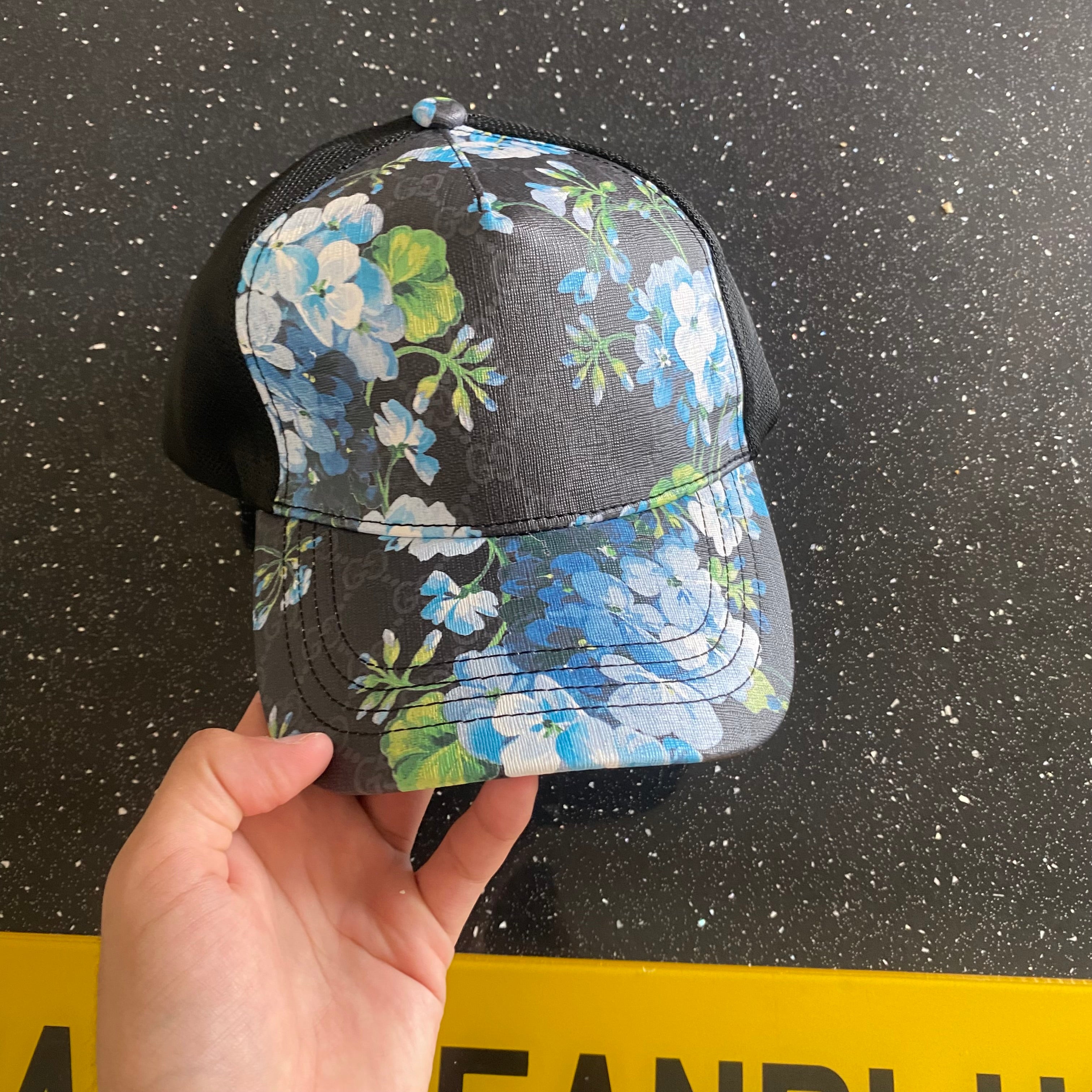 Black Cap (Blue Flower)