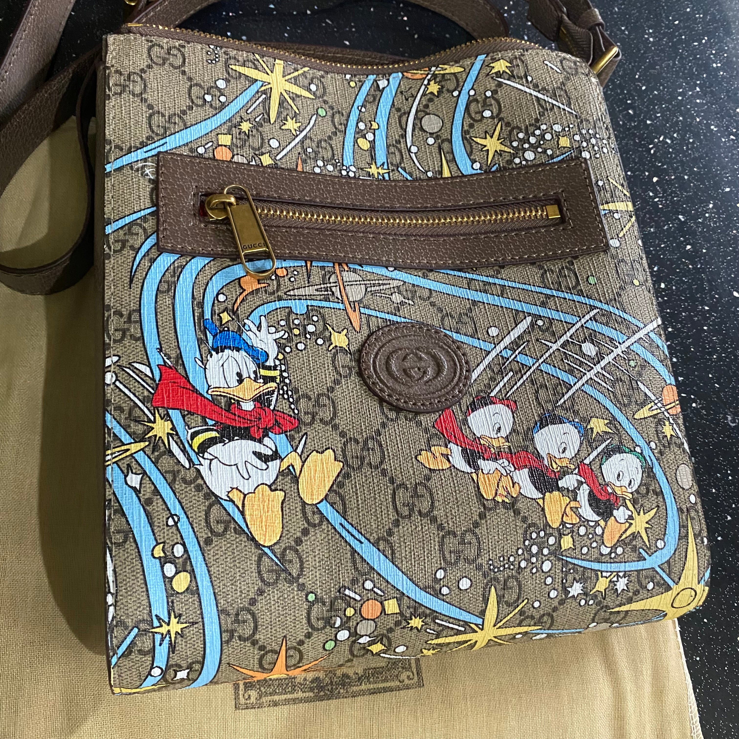 (Limited Edition) Donald Duck Messenger Bag with box